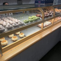 Foto diambil di Shortstop Coffee &amp;amp; Donuts oleh Mkg✨🖤 pada 4/25/2024