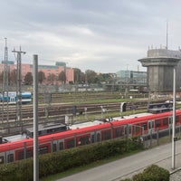 รูปภาพถ่ายที่ ZOB München โดย Jana K. เมื่อ 9/15/2021