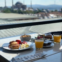 Foto tirada no(a) Lady Diana Hotel Istanbul por Hass N. em 6/11/2021