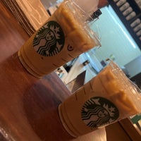 Foto tirada no(a) Starbucks por Mim em 8/16/2022