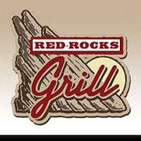 8/3/2015 tarihinde Red Rocks Grillziyaretçi tarafından Red Rocks Grill'de çekilen fotoğraf