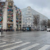 Foto tomada en Pharmacie Anglaise des Champs-Élysées  por .. el 2/22/2023