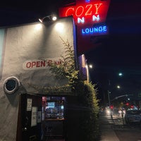 Foto tomada en Cozy Inn  por Jeff W. el 10/2/2021