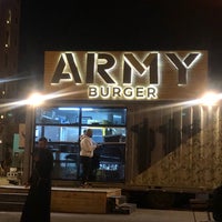 Снимок сделан в Army Burger пользователем Abdulrahman Al Mutairi 3/25/2022