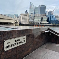 Photo taken at The Queen&amp;#39;s Walk by Simon on 4/5/2023