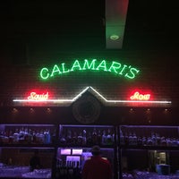 รูปภาพถ่ายที่ Calamari&amp;#39;s Squid Row โดย Kim K. เมื่อ 6/17/2017