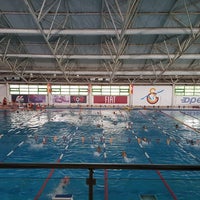 Foto scattata a Galatasaray Ergun Gürsoy Olimpik Yüzme Havuzu da Havva A. il 1/5/2020