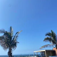 รูปภาพถ่ายที่ uShaka Beach โดย Jenna 🌷 เมื่อ 4/25/2021