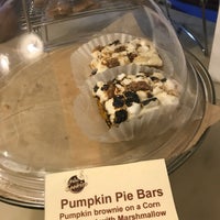 Foto tomada en Milk &amp;amp; Cookies  por Tricia T. el 10/21/2017