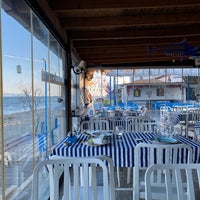 Das Foto wurde bei Shaya Beach Cafe &amp;amp; Restaurant von Lisa S. am 4/17/2023 aufgenommen