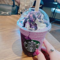 Photo taken at Starbucks by お宝発見 カ. on 10/21/2022