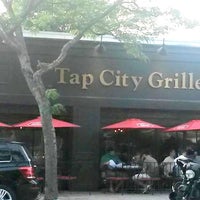 รูปภาพถ่ายที่ Tap City Grille โดย Tap City Grille เมื่อ 8/5/2015