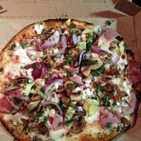 รูปภาพถ่ายที่ Pieology Pizzeria โดย 💀 เมื่อ 9/17/2013