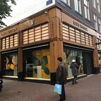 Photo taken at P.C. Hooftstraat by Myra M. on 9/24/2018