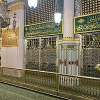 Photo taken at قبر الرسول صلى الله عليه وسلم Tomb of the Prophet (peace be upon him) by AHMED on 4/8/2024