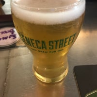 Foto tirada no(a) Seneca St Brew Pub por Chris A. em 5/19/2019