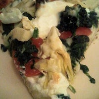 Das Foto wurde bei Elizabeth&#39;s Pizza &amp; Italian Restaurant von Rico S. am 10/1/2012 aufgenommen