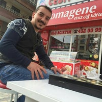 Photo taken at Komagene Etsiz Çiğ Köfte Liman by Özgür Ç. on 10/18/2015