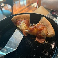 Foto diambil di Pizza Hut oleh Diana Y. pada 5/10/2019