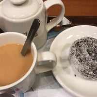 Photo taken at Mister Donut by おまつ ٩. on 3/2/2018