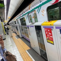 Photo taken at Hanzomon Line Omote-sando Station (Z02) by Mik on 5/15/2022