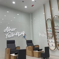 Foto scattata a Wow Beauty Salon da ᵀᴴᴱ ᴸᴬᔆᵀ ᴳᴵᴿᴸ ᴼᴺ ᴱᴬᴿᵀᴴ il 10/28/2022