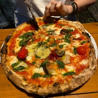 9/9/2021 tarihinde Jon R.ziyaretçi tarafından Sodo Pizza Cafe - Walthamstow'de çekilen fotoğraf