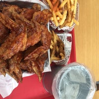 Photo taken at 4Fingers Crispy Chicken by aly🌺 on 1/23/2017