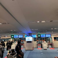 Photo taken at Gate 35 by ちゃんゆー on 12/13/2021