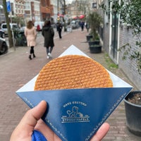 Photo taken at Hans Egstorf: Stroopwafels &amp;amp; Croissants by SULTɅN on 2/15/2024