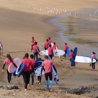 Foto tomada en Baluverxa Escuela Surf Cabo Peñas  por Baluverxa C. el 8/8/2015