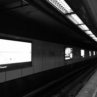 Photo taken at MRT Jingmei Station by 罷個 蘇. on 6/30/2017