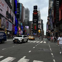 Foto diambil di The Manhattan at Times Square Hotel oleh Ahemd Alosaimi pada 6/7/2022