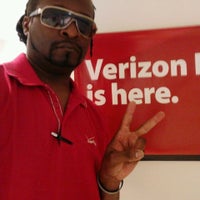 Photo taken at Verizon - Closed by Jorge A. on 8/25/2013