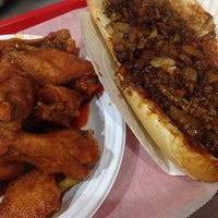 Photo prise au Philly&#39;s Cheese Steaks &amp; Grill par CanCan le3/15/2014