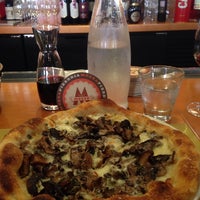 รูปภาพถ่ายที่ Pizzeria Mozza at The Headquarters โดย Daniel A. เมื่อ 11/20/2013