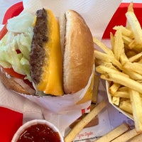 Photo taken at In-N-Out Burger by Chad on 9/15/2023