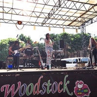 Photo taken at Woodstock Plaza by Florezita_rock on 4/24/2016