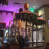 Foto diambil di India&amp;#39;s Restaurant oleh Stephany pada 12/25/2016