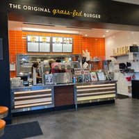 Photo taken at Burger Lounge by Anton B. on 5/1/2022