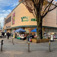 Photo taken at ワイズマート 梅ヶ丘店 by hina on 12/10/2021