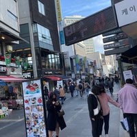 Photo taken at Insadong-gil by Rin Y. on 11/14/2022