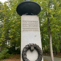 Photo taken at Sowjetisches Ehrenmal Schönholzer Heide by Y V. on 9/25/2022