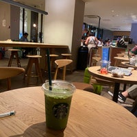 Photo prise au Starbucks par Y V. le7/18/2022
