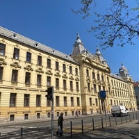 Foto diambil di Esplanade Zagreb oleh Y V. pada 4/27/2023