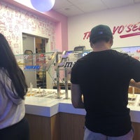 Photo taken at 16 Handles by Edward S. on 5/14/2021
