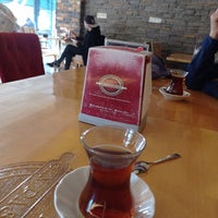 Foto diambil di Şen Pastaneleri Cafe &amp; Bistro oleh Burcin A. pada 9/24/2022