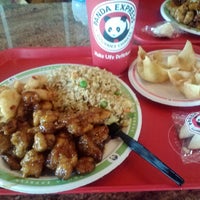 Foto tomada en Panda Express  por CM C. el 7/19/2013