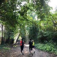 Photo taken at Parkland Walk (Finsbury Park to Crouch End Section) by Maresz on 10/9/2021