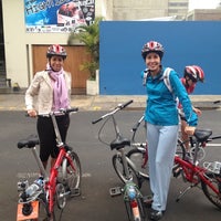 Foto diambil di Bike Tours of Lima oleh Lelex B. pada 11/4/2012